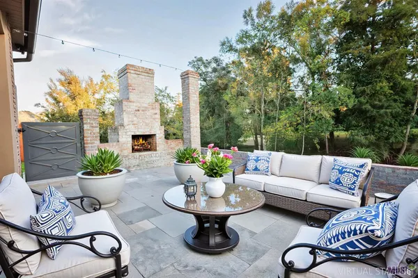 $835,000 | 11081 Toria Lane, St. Amant, LA 70774