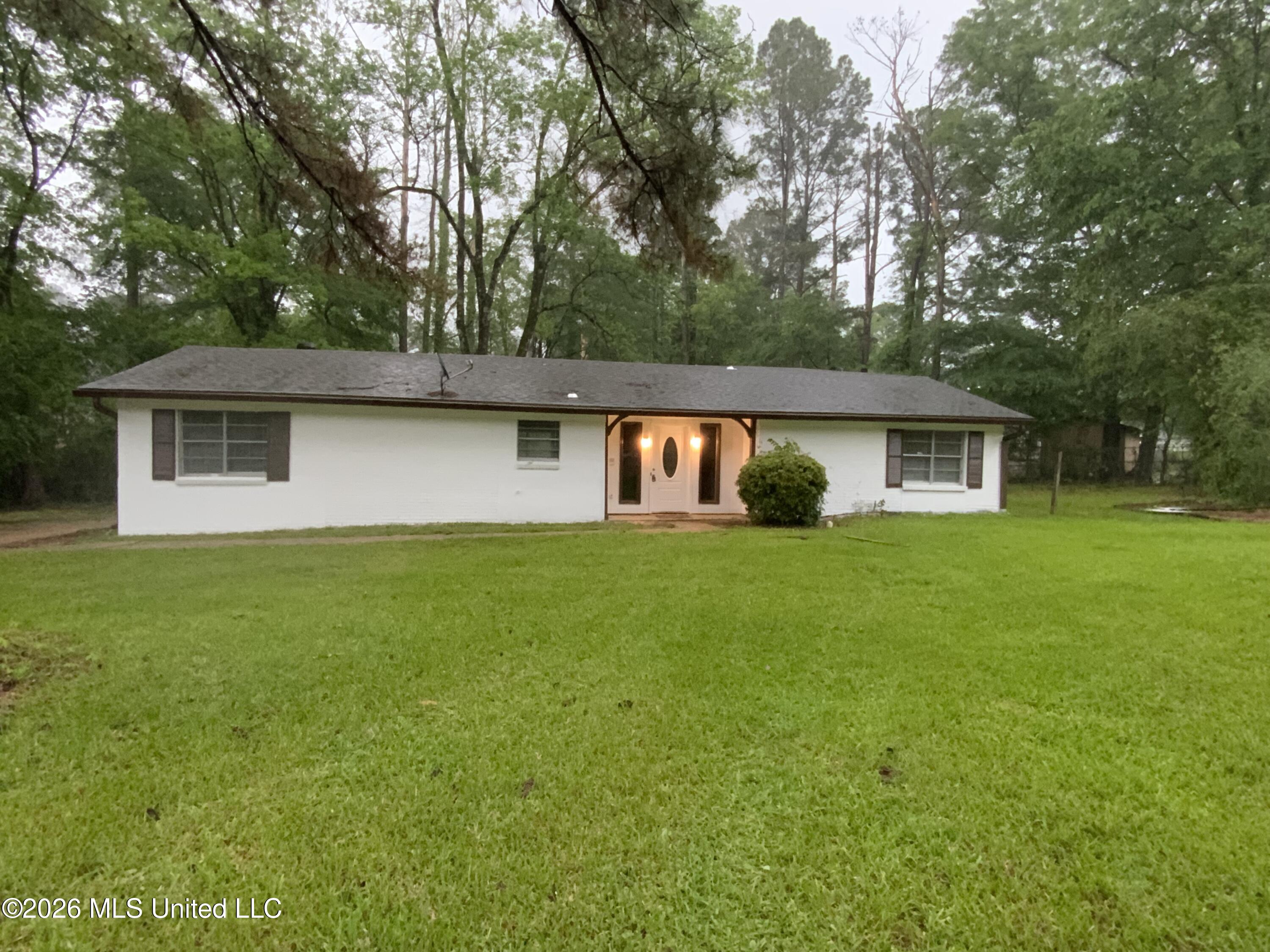 613 Upper Darby Road Jackson, MS 39212 - Photo 1 of 9 Front