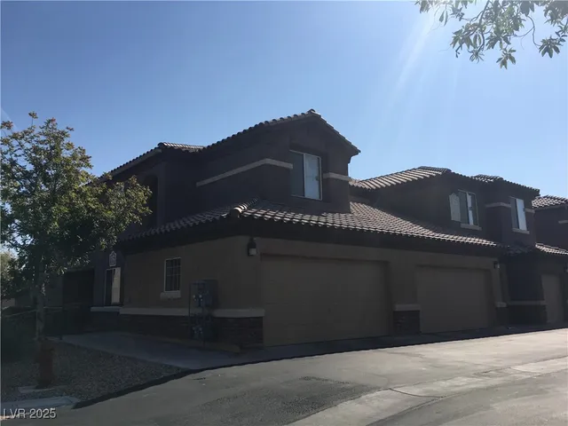 $1,350 | 6868 Sky Pointe Drive, Unit 1057, Las Vegas, NV 89131