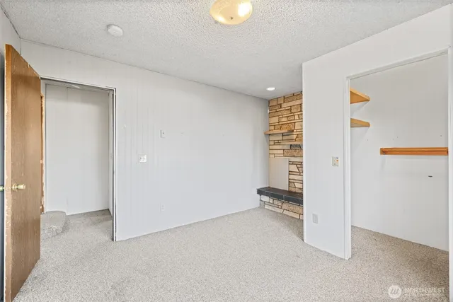 a view of walk in closet