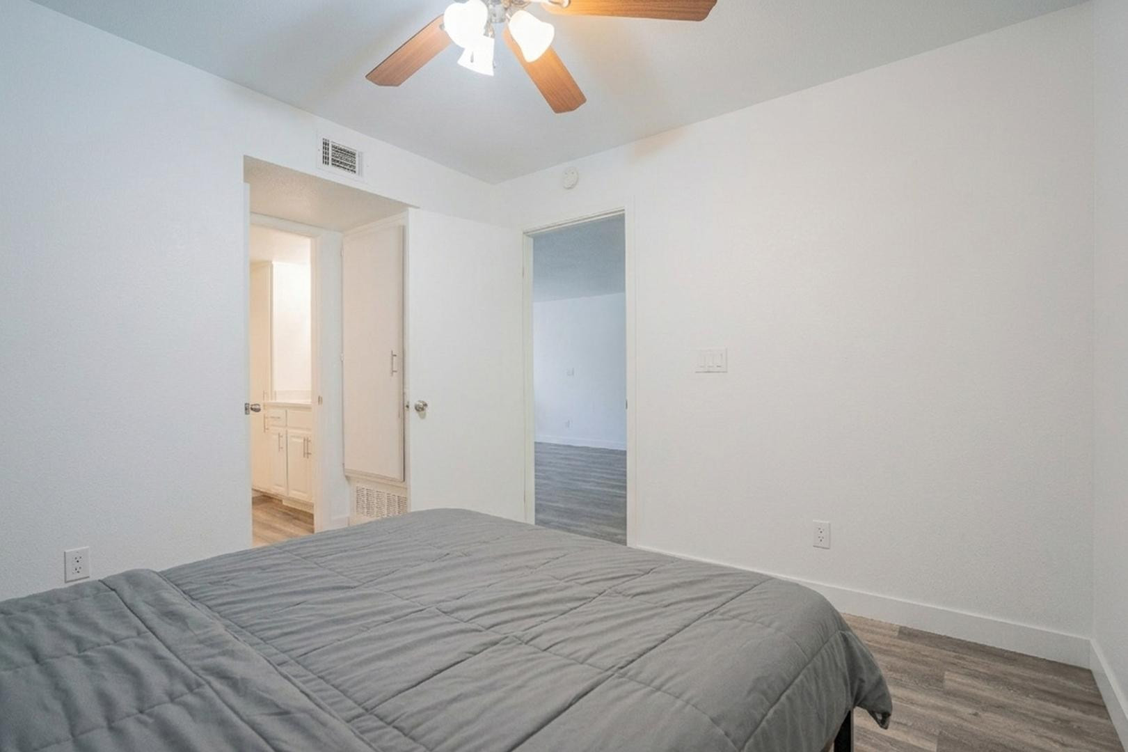 5525 East Thomas Road, Unit B7 Phoenix, AZ 85018 - Photo 15 of 27 Photo #15