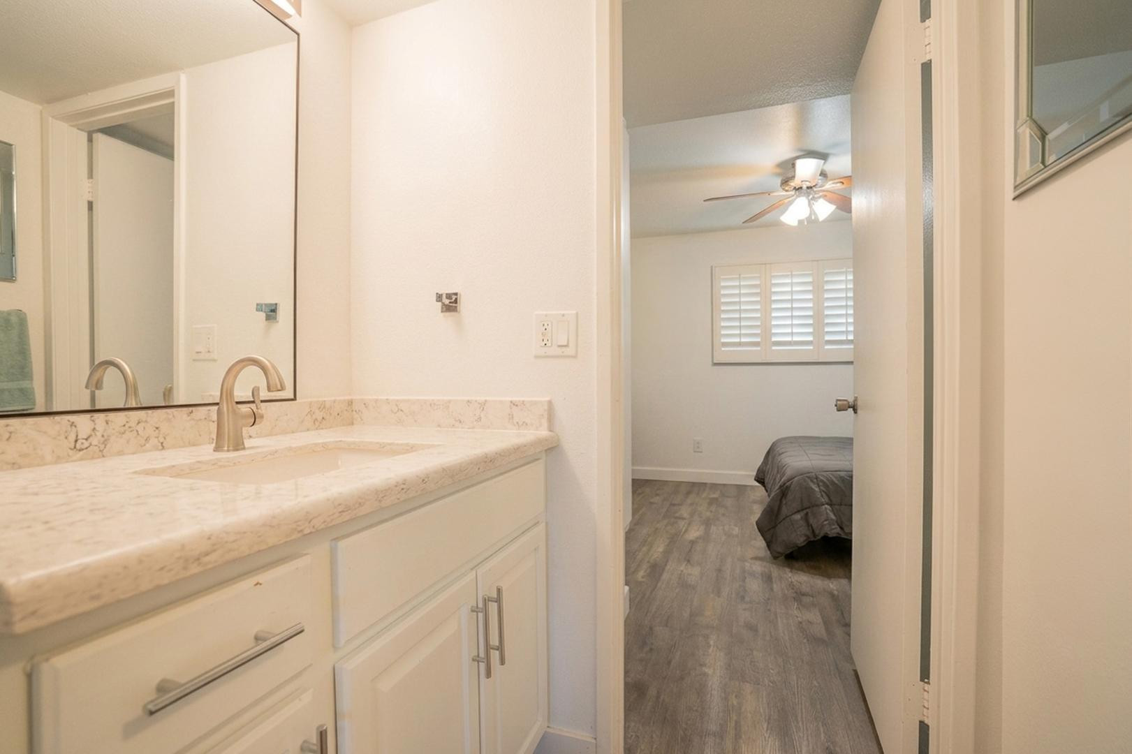5525 East Thomas Road, Unit B7 Phoenix, AZ 85018 - Photo 17 of 27 Photo #17