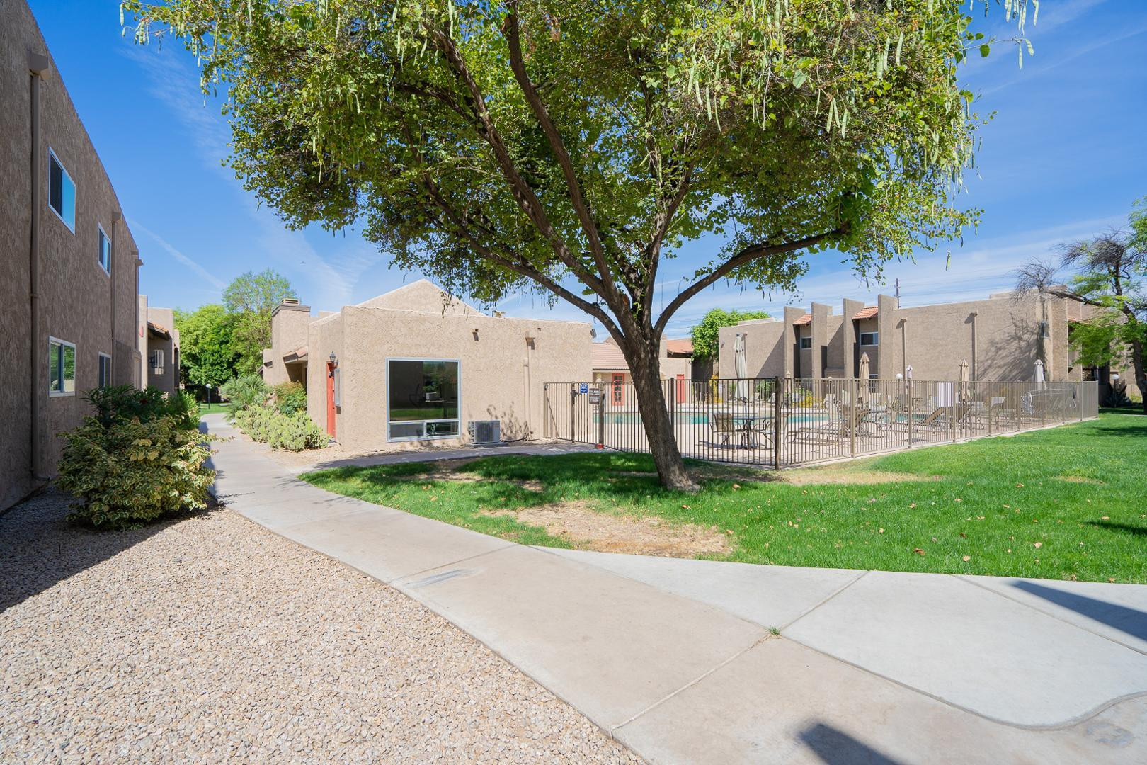 5525 East Thomas Road, Unit B7 Phoenix, AZ 85018 - Photo 3 of 27 Photo #3