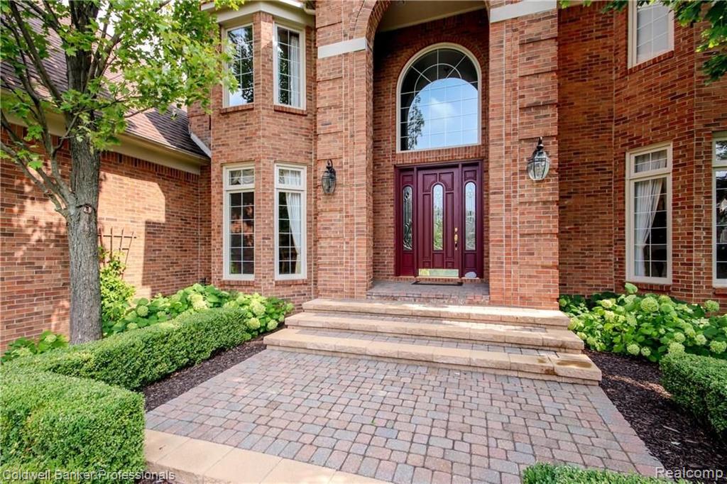 3871 Walnut Brook Drive Rochester, MI 48309 - Photo 2 of 32