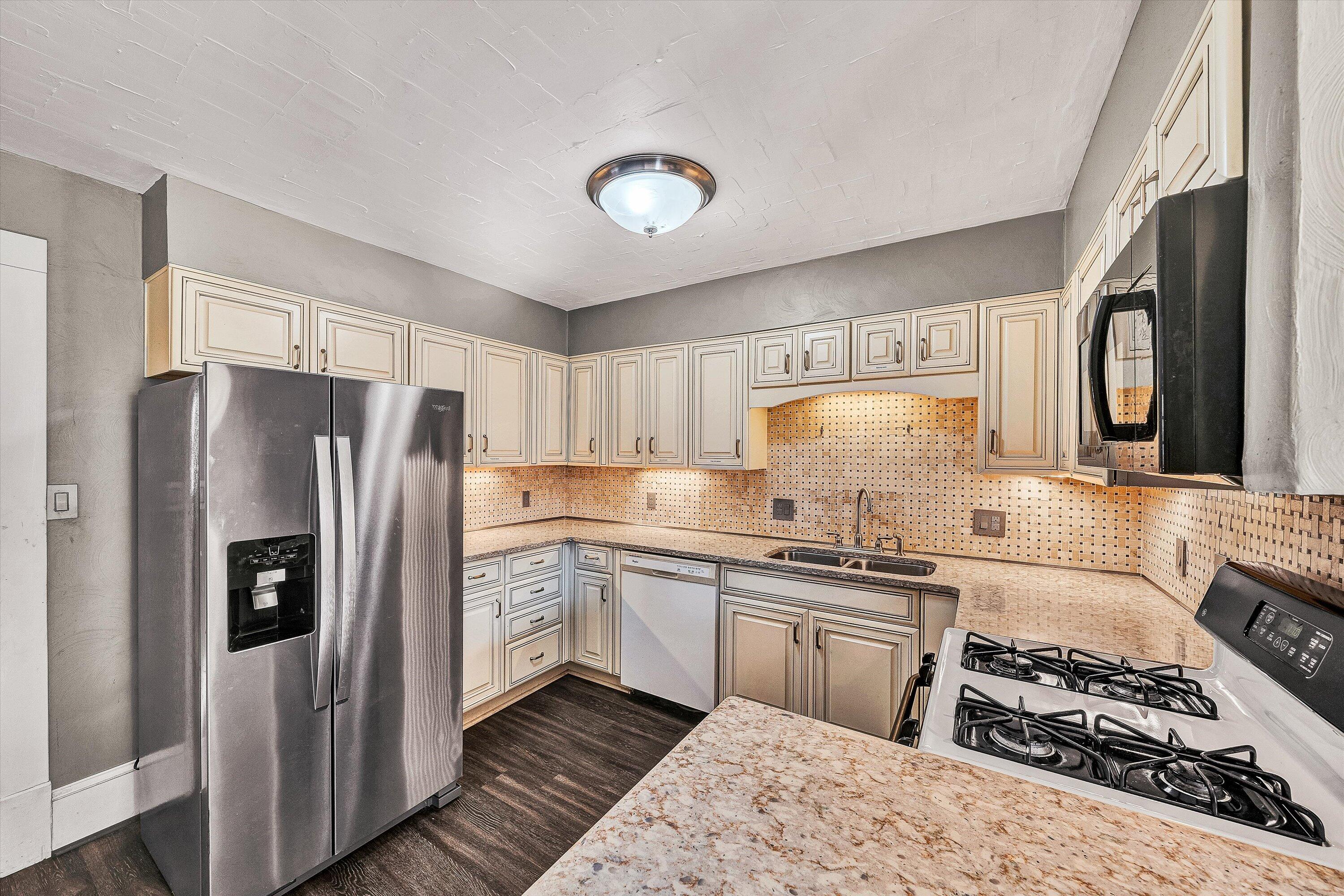 1844 Blenheim Road Southwest Roanoke, VA 24015 - Photo 11 of 29 10-VM-04797