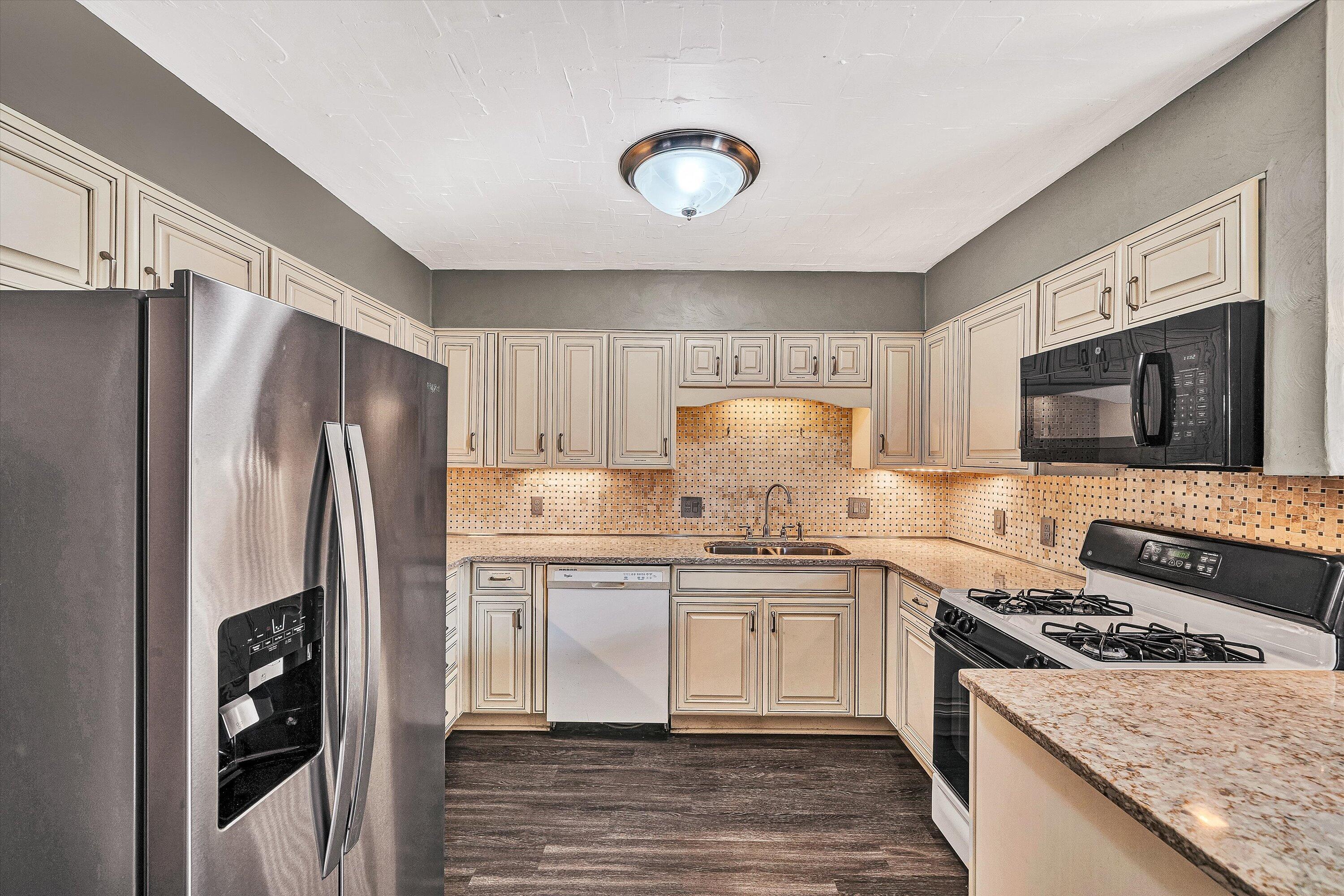 1844 Blenheim Road Southwest Roanoke, VA 24015 - Photo 12 of 29 11-VM-04800