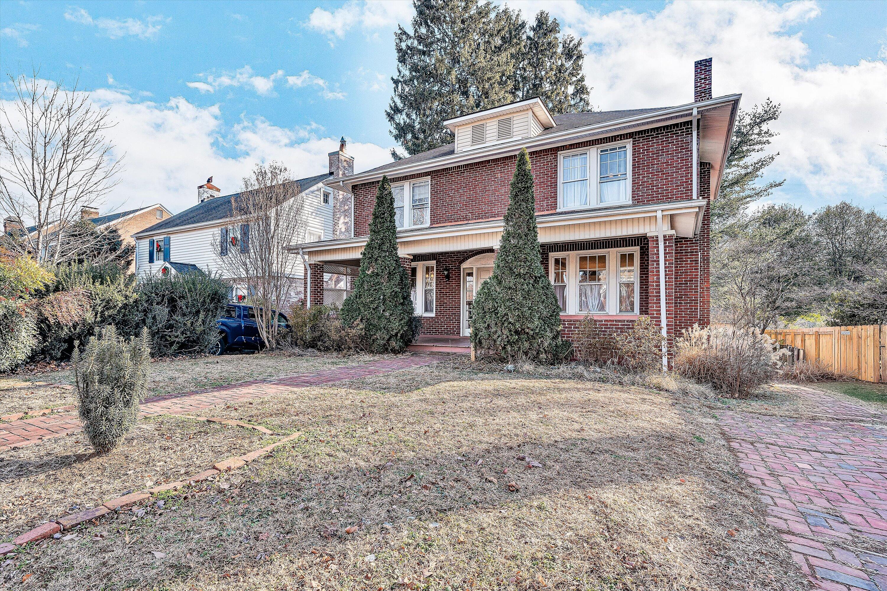 1844 Blenheim Road Southwest Roanoke, VA 24015 - Photo 2 of 29 02-VM-04773