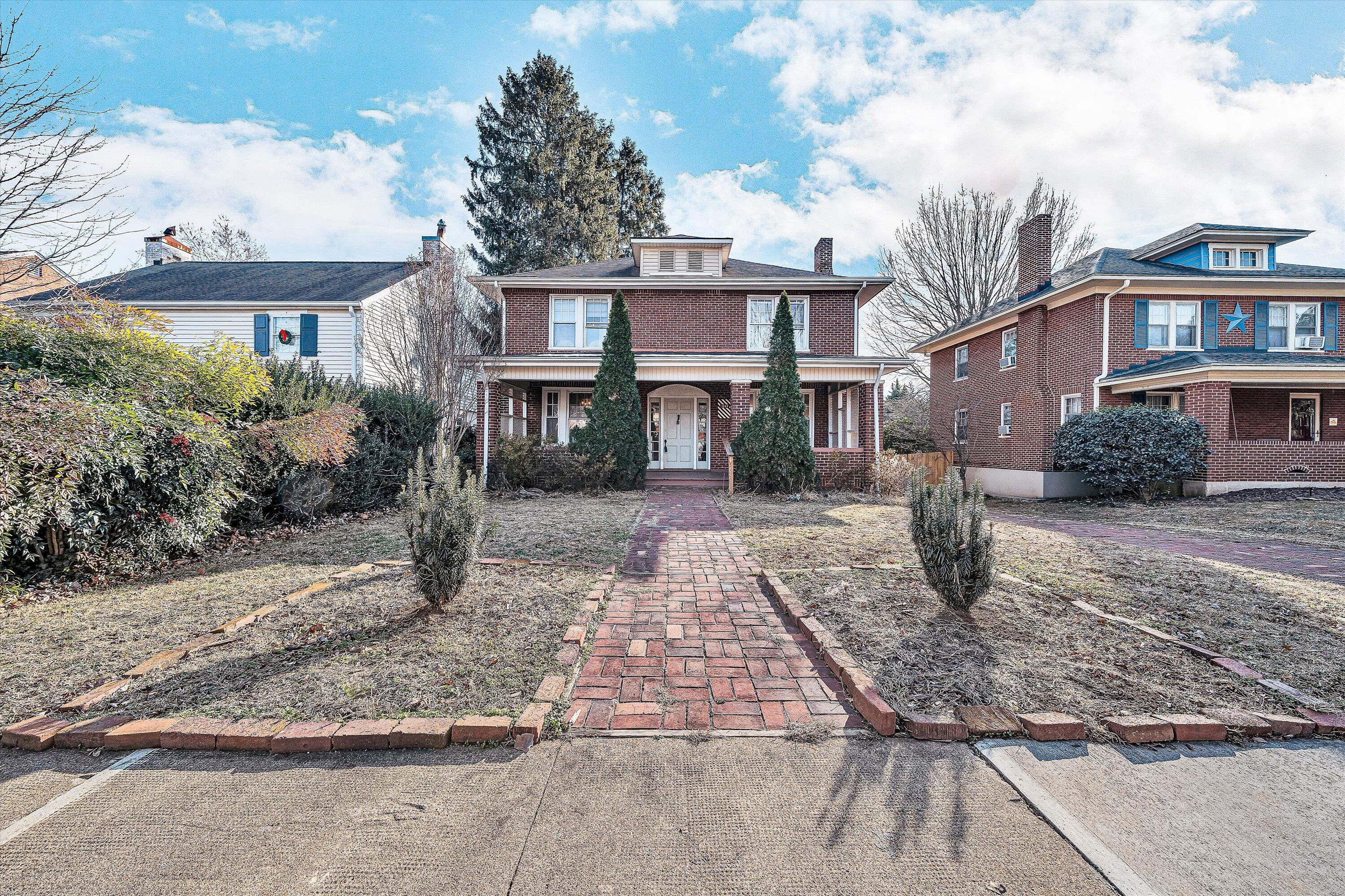 1844 Blenheim Road Southwest Roanoke, VA 24015 - Photo 3 of 29 01-VM-04770