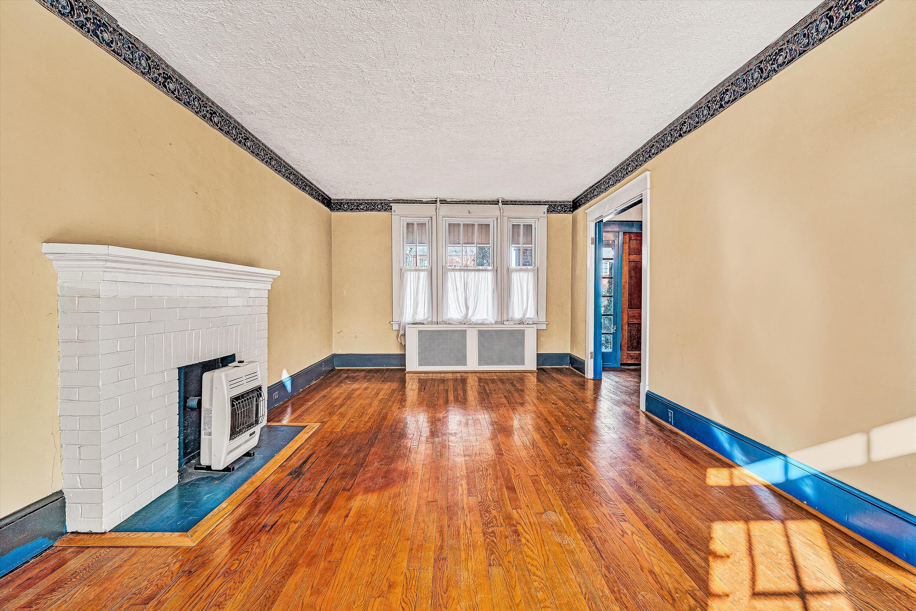 1844 Blenheim Road Southwest Roanoke, VA 24015 - Photo 8 of 29 07-VM-04788