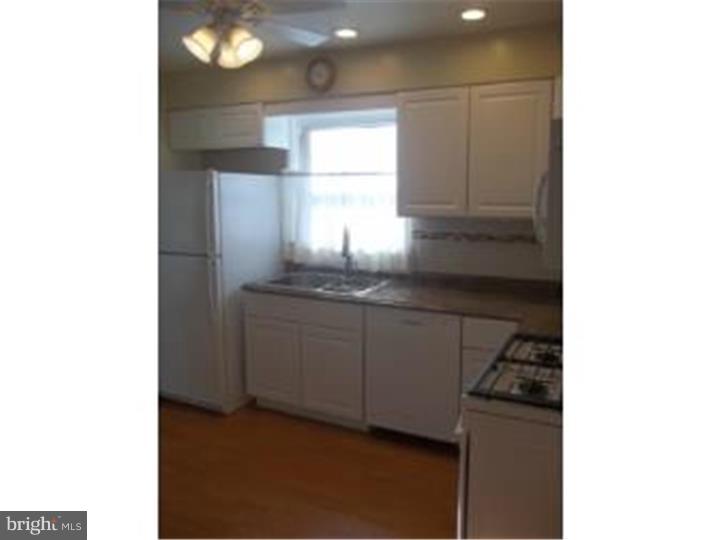 465 Dewey Road Bellmawr, NJ 08031 - Photo 7 of 21 Kitchen