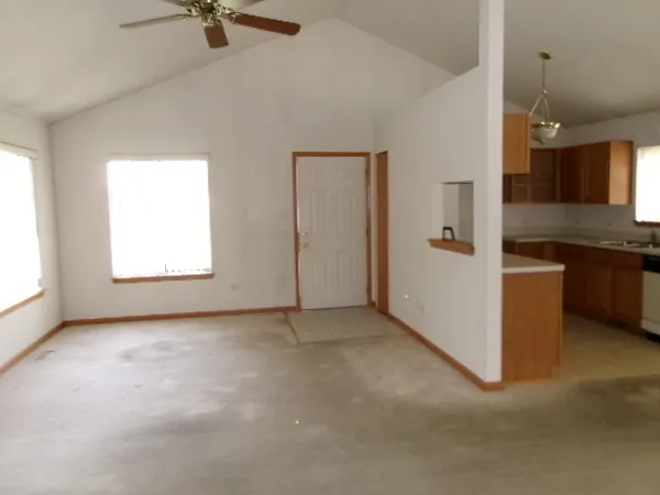 $229,900 | 1785 Willow Cir Drive, Unit 1785, Crest Hill, IL 60403