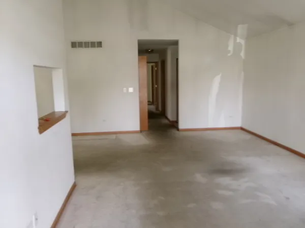 $229,900 | 1785 Willow Cir Drive, Unit 1785, Crest Hill, IL 60403