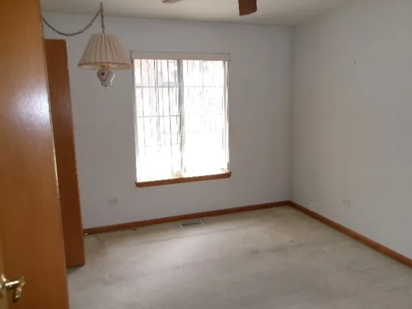 $229,900 | 1785 Willow Cir Drive, Unit 1785, Crest Hill, IL 60403