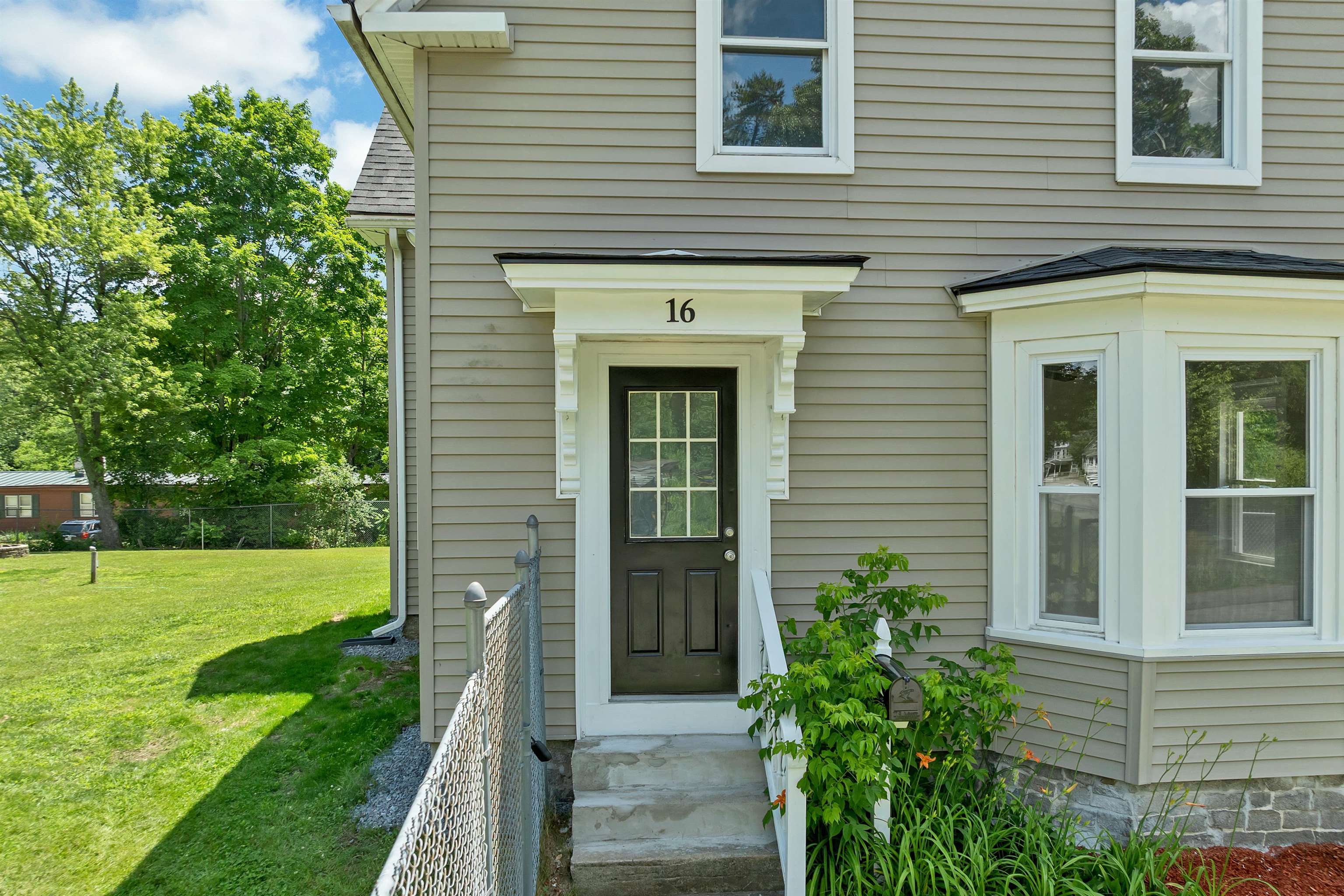 16 Brook Street Derry, NH 03038 - Photo 14 of 60