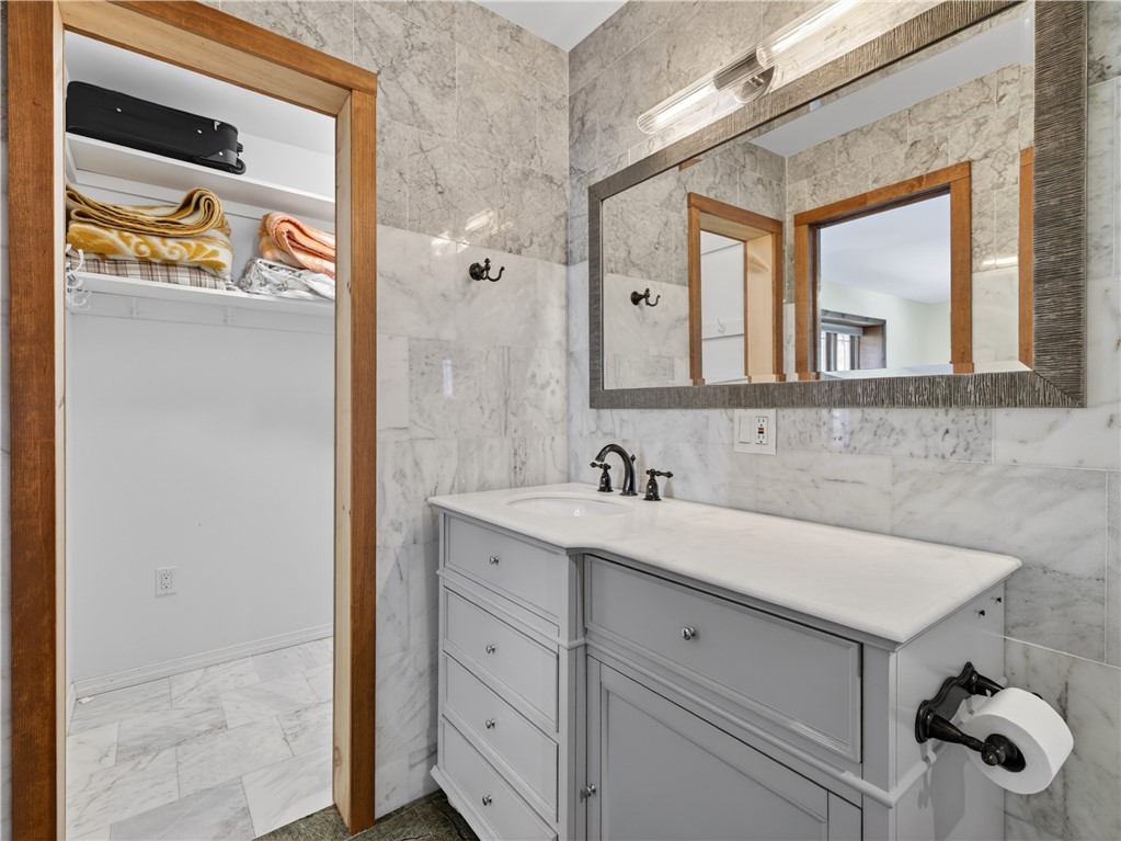 325 Post Road Westerly, RI 02891 - Photo 30 of 49
