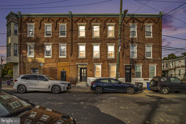 $899 | 3901 Ridge Avenue, Philadelphia, PA 19132