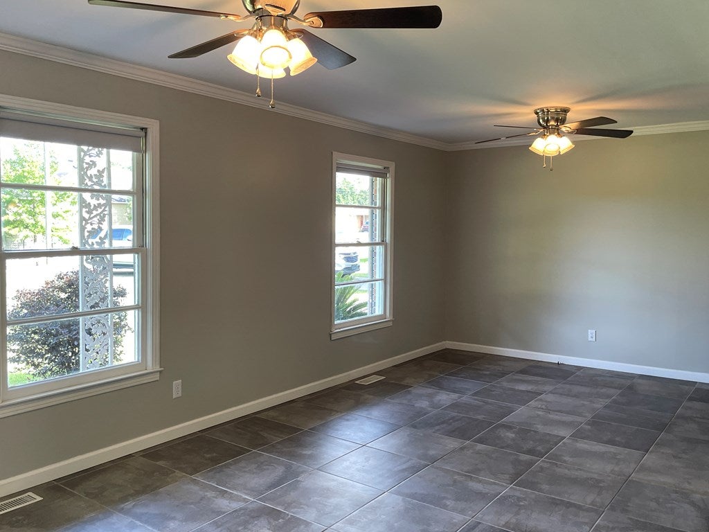 1412 Hickory Road Valdosta, GA 31601 - Photo 4 of 25 Gallery Image 4