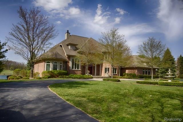 1569 East Moore Road Milford, MI 48381 - Photo 30 of 35 ODELL-20140510-_MG_2950_HDR.jpg