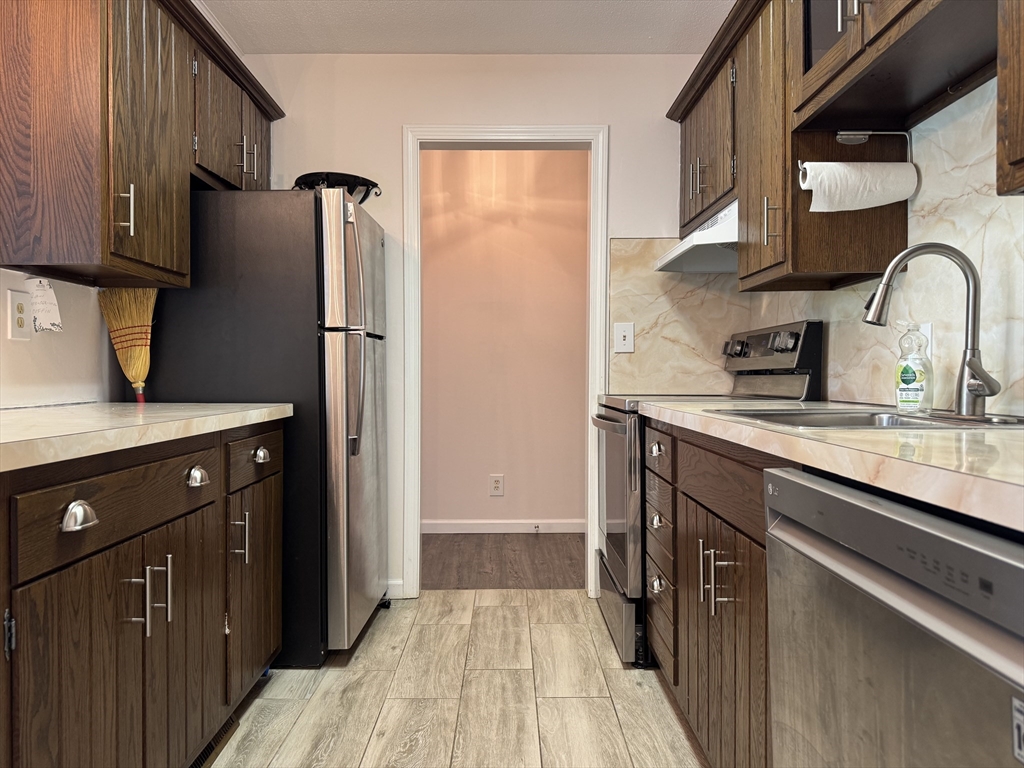 324 Russell Road, Unit 109 Westfield, MA 01085 - Photo 4 of 18