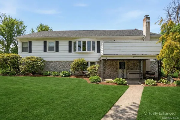 $699,999 | 5 Shenorock Drive, Yorktown Heights, NY 10598