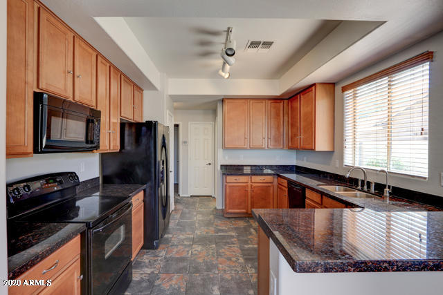 21586 Greenway Road Maricopa, AZ 85138 - Photo 16 of 52 16