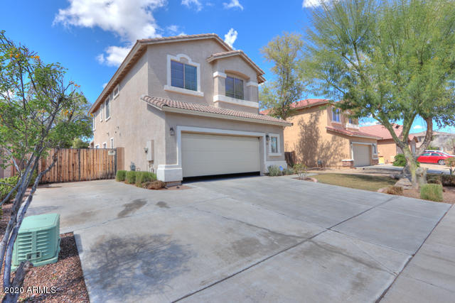 21586 Greenway Road Maricopa, AZ 85138 - Photo 3 of 52 03