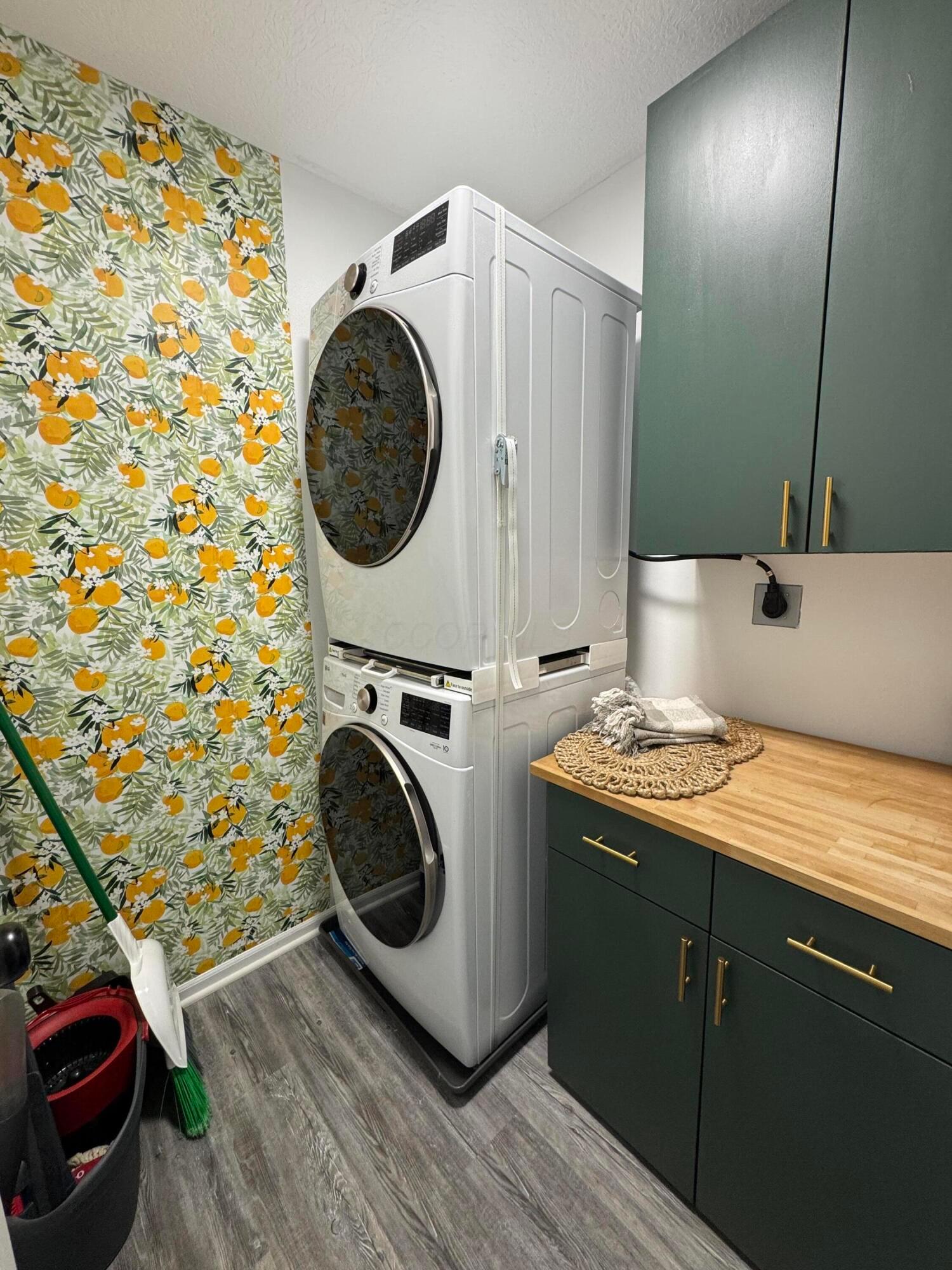 492 Autumn Ridge Circle Pickerington, OH 43147 - Photo 9 of 31 Laundry