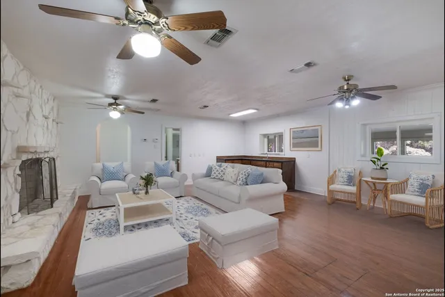 $1,475,000 | 123 Serene Creek Lane, McQueeney, TX 78123