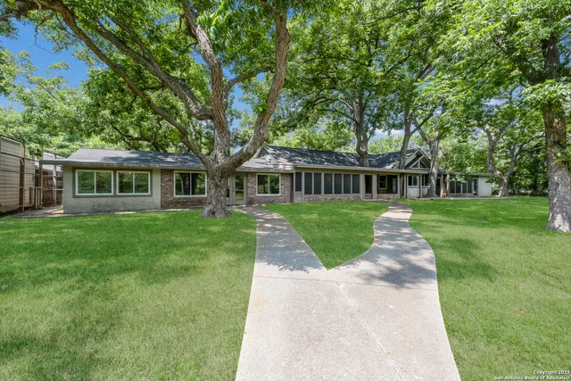 $1,475,000 | 123 Serene Creek Lane, McQueeney, TX 78123
