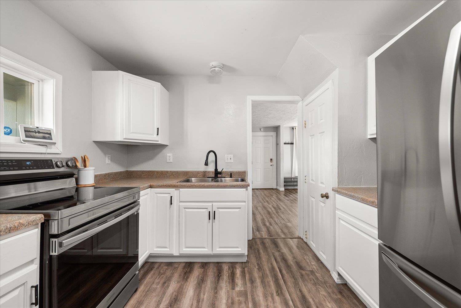 427 East Glass Avenue Spokane, WA 99207 - Photo 13 of 29