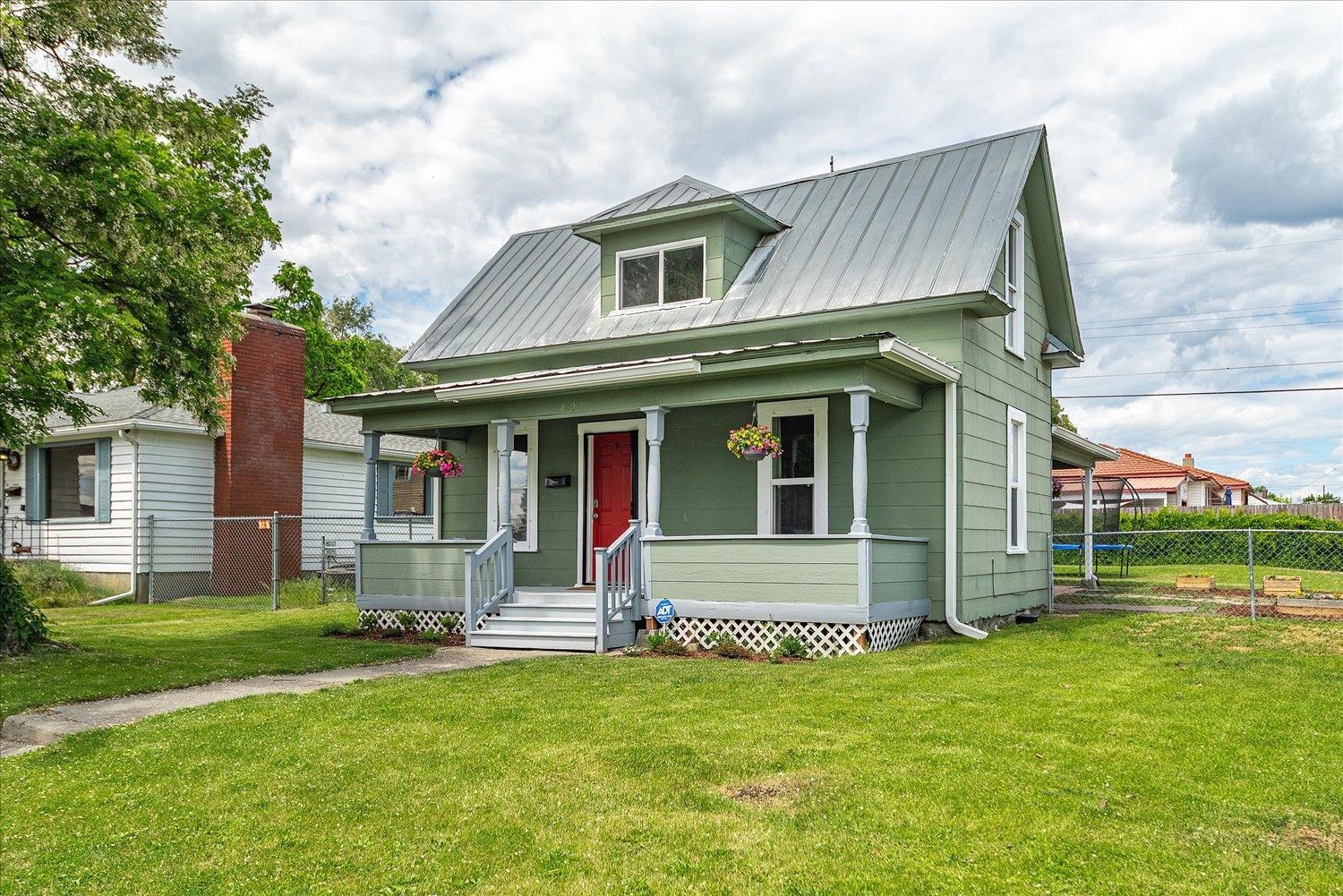 427 East Glass Avenue Spokane, WA 99207 - Photo 2 of 29