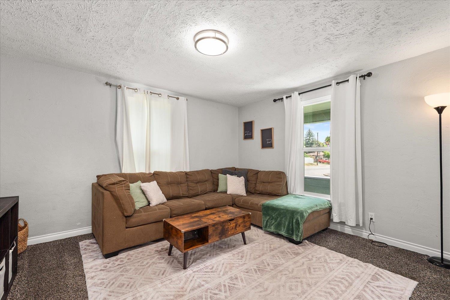 427 East Glass Avenue Spokane, WA 99207 - Photo 6 of 29