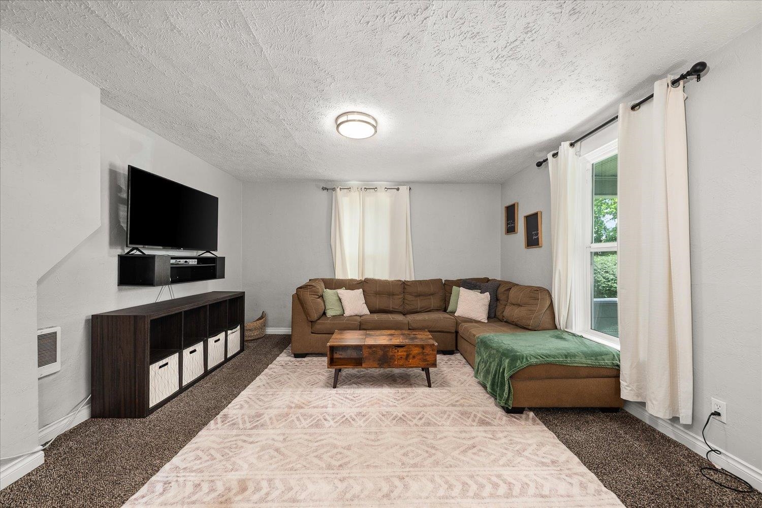 427 East Glass Avenue Spokane, WA 99207 - Photo 7 of 29