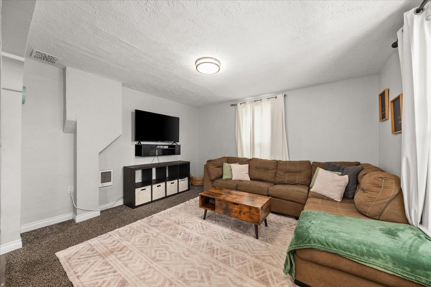 427 East Glass Avenue Spokane, WA 99207 - Photo 8 of 29