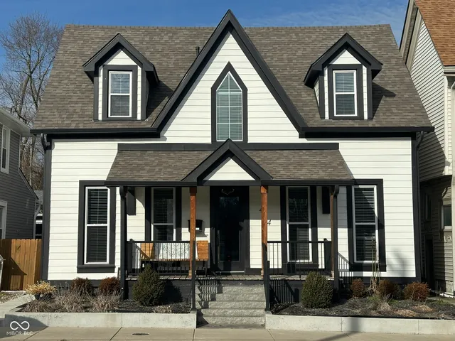 $349,900 | 484 East Jefferson Street, Franklin, IN 46131