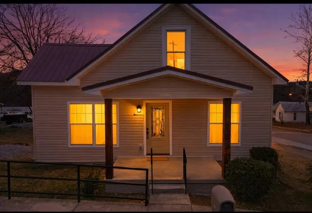 $249,900 | 301 Bellview Avenue North, Fayetteville, TN 37334