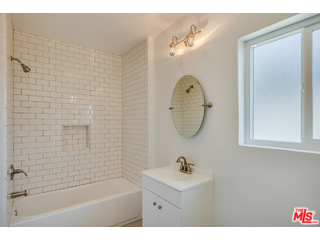 838 North Ridgewood Place Los Angeles, CA 90038 - Photo 12 of 31