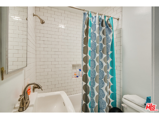 838 North Ridgewood Place Los Angeles, CA 90038 - Photo 19 of 31