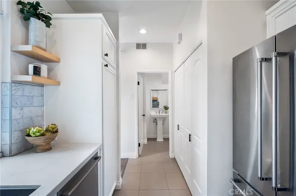 $1,499,000 | 1300 12th Street, Unit E, Manhattan Beach, CA 90266