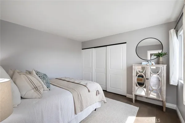 $1,499,000 | 1300 12th Street, Unit E, Manhattan Beach, CA 90266