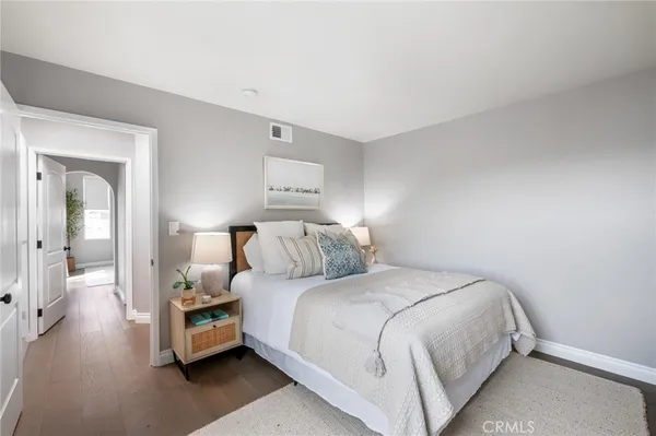 $1,499,000 | 1300 12th Street, Unit E, Manhattan Beach, CA 90266
