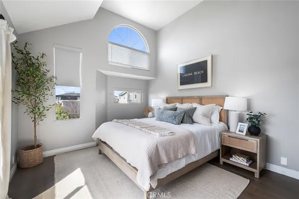 $1,499,000 | 1300 12th Street, Unit E, Manhattan Beach, CA 90266