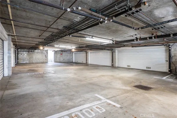 $1,499,000 | 1300 12th Street, Unit E, Manhattan Beach, CA 90266