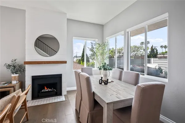 $1,499,000 | 1300 12th Street, Unit E, Manhattan Beach, CA 90266