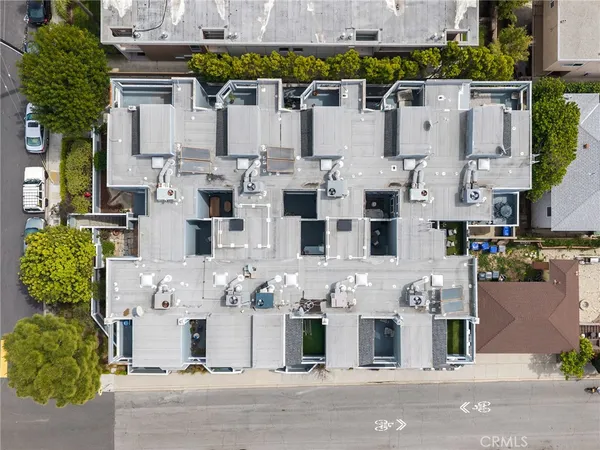 $1,499,000 | 1300 12th Street, Unit E, Manhattan Beach, CA 90266