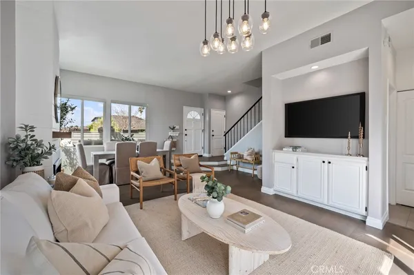 $1,499,000 | 1300 12th Street, Unit E, Manhattan Beach, CA 90266