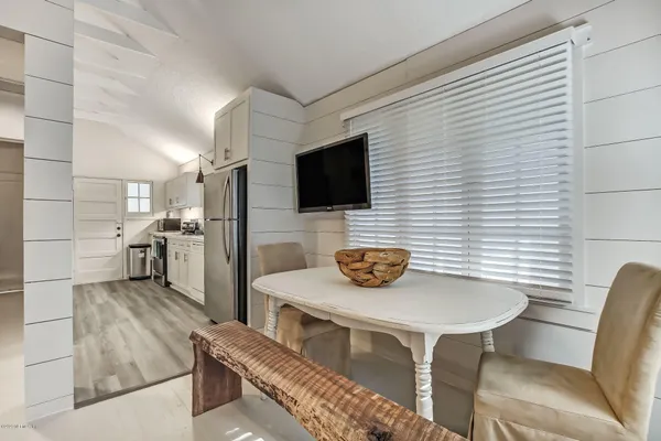 $1,800 | 4050 McGirts Boulevard, Jacksonville, FL 32210