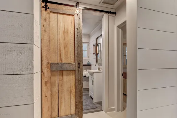 $1,800 | 4050 McGirts Boulevard, Jacksonville, FL 32210