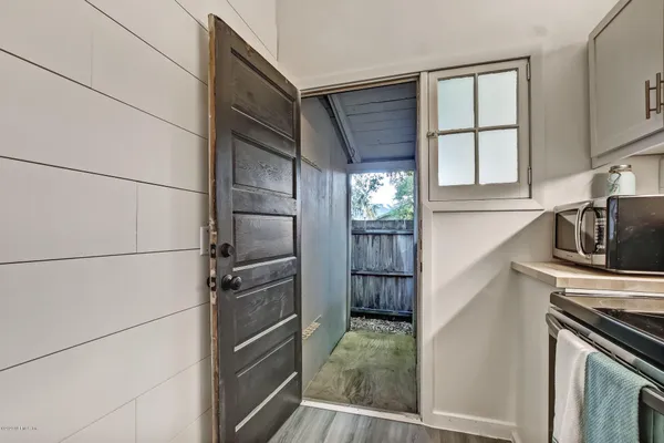 $1,800 | 4050 McGirts Boulevard, Jacksonville, FL 32210