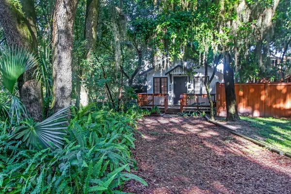 $1,800 | 4050 McGirts Boulevard, Jacksonville, FL 32210